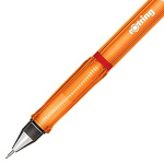 Rotring Visuclick Πορτοκαλί 0.5 Μηχανικό Μολύβι με γόμα και με εργονομικό τριγωνικό σχήμα για εύκολο και σωστό κράτημα. Είναι ελαφρύ ώστε να γράφετε συνεχόμενα και ξεκούραστα!   Τα χαρακτηριστικά μηχανικού μολυβιού είναι: Χρώμα Πορτοκαλί, διαφανές με τη χαρακτηριστική κόκκινη λεπτομέρεια. Υπάρχει λευκή γόμα στο καπάκι πάνω στην κορυφή του μολυβιού. Η αγκράφα στο πάνω μέρος του Rotring Visuclick Πορτοκαλί 0.5 είναι μεταλλική ώστε να μπορεί να γαντζώσει σταθερά την τσέπη από τη μπλούζα ή το πουκάμισο. Είναι ελαφρύ για συνεχόμενο και ξεκούραστο γράψιμο για αρκετές ώρες. Είναι ιδανικό για δυναμική γραφή, αρχιτεκτονικό σχέδιο και σκίτσο. Το τριγωνικό σχήμα που υπάρχει στο κατώτερο μέρος του μολυβιού προσφέρει μια πιο χαλαρή γραφή χωρίς να γλιστράει. Χάρη στον ανασυρόμενο μηχανισμό που διαθέτει, η μεταλλική του μύτη εισχωρεί στο εσωτερικό του σώματος του μηχανικού μολυβιού ώστε να μην σπάει κατά τις πτώσεις. To Rotring Visuclick Μηχανικό 0.5 Παίρνει μύτες μηχανικού μολυβιού 0.5mm. Υπάρχει σε 3 άλλα χρώματα όπως το Πράσινο, το μπλε και το ροζ. Διατίθεται ανά τεμάχιο ή συσκευασία των 12 τεμαχίων. Το μολύβι Rotring Visuclick είναι κατασκευασμένο με ποιοτικά υλικά για μακρά χρήση και ανθεκτικότητα. Το στιλάτο Πορτοκαλί χρώμα του προσδίδει μια μοντέρνα και κομψή αισθητική.   Περισσότερα Μηχανικά Μολύβια θα βρείτε πατώντας εδώ.